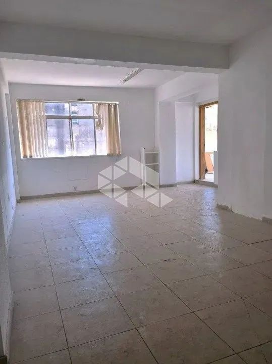Sala comercial para venda no Galeria Malcon no bairro Centro Histórico em Porto Alegre/RS.