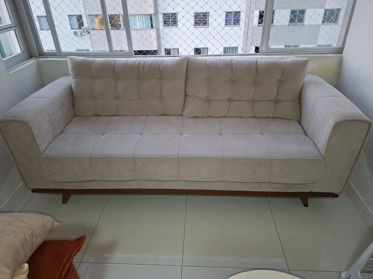 Vendo sofá de luxo seminovo  - Foto 4