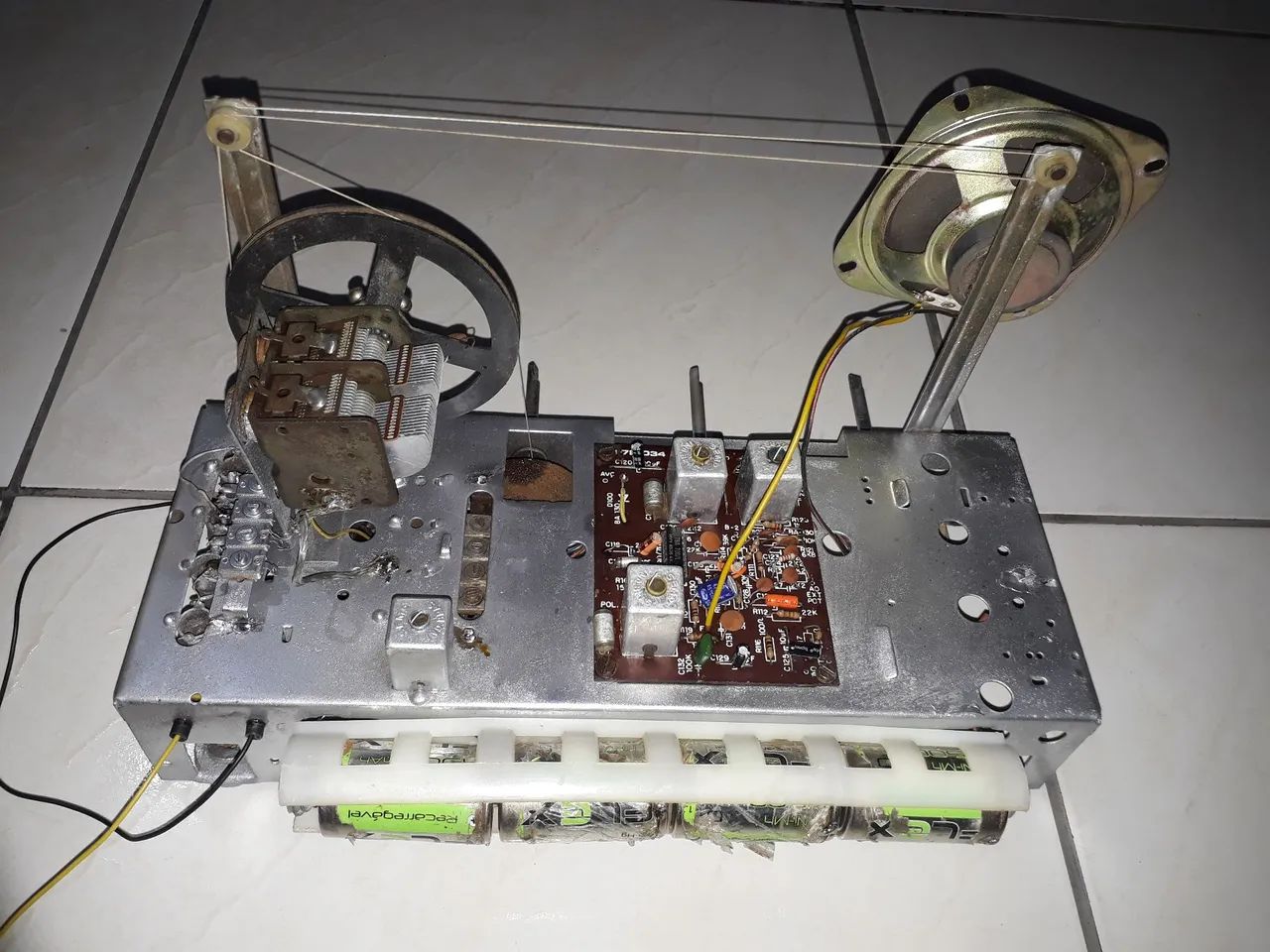 Chassis de radio antigo semp funcionando perfeitamente