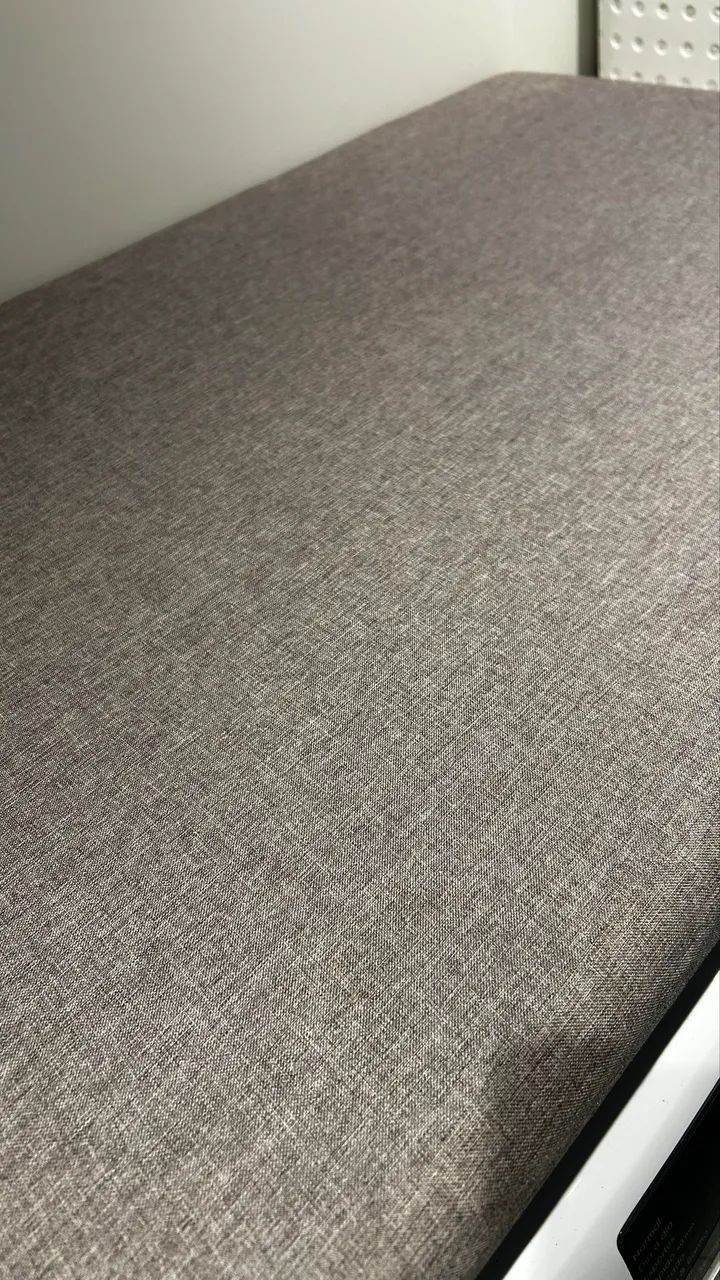 Cabeceira estofada para cama de solteiro