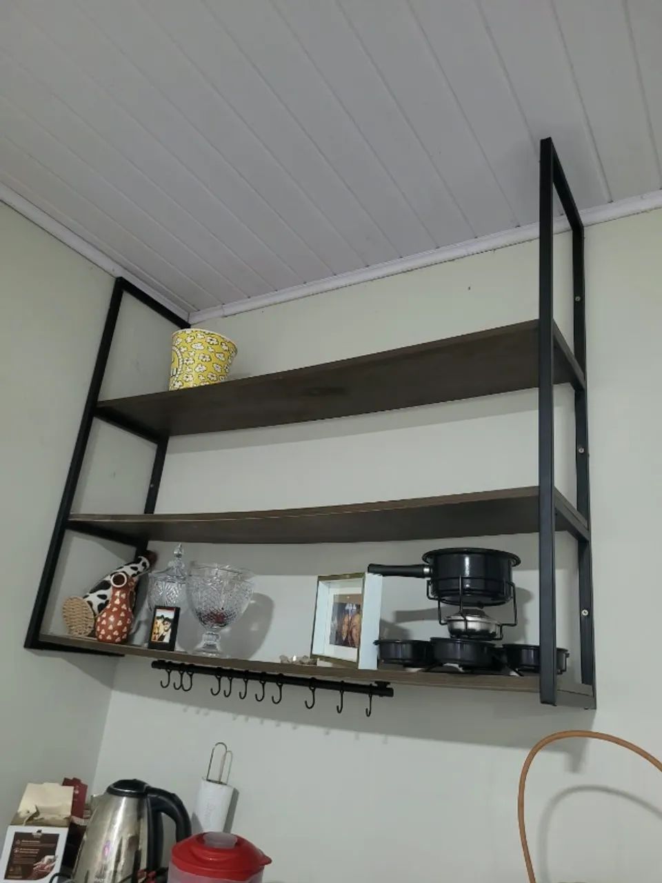 Estante Industrial de Parede com 3 Prateleiras + Ganchos - Foto 2