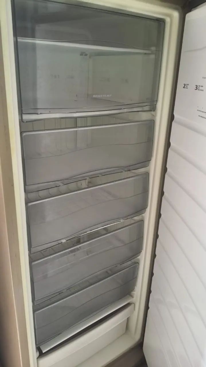 Freezer vertical Consul 