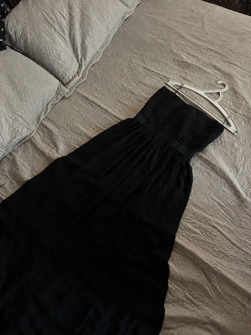 Vestido Preto Longo Tomara que Caia ? Elegante e Sofisticado