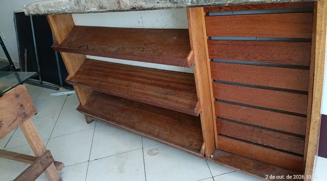 Vende-se expositor 