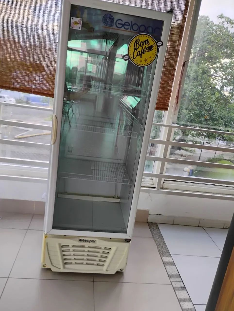 Freezer/Cervejeira Gelopar 220V. Perfeito estado de funcionamento.