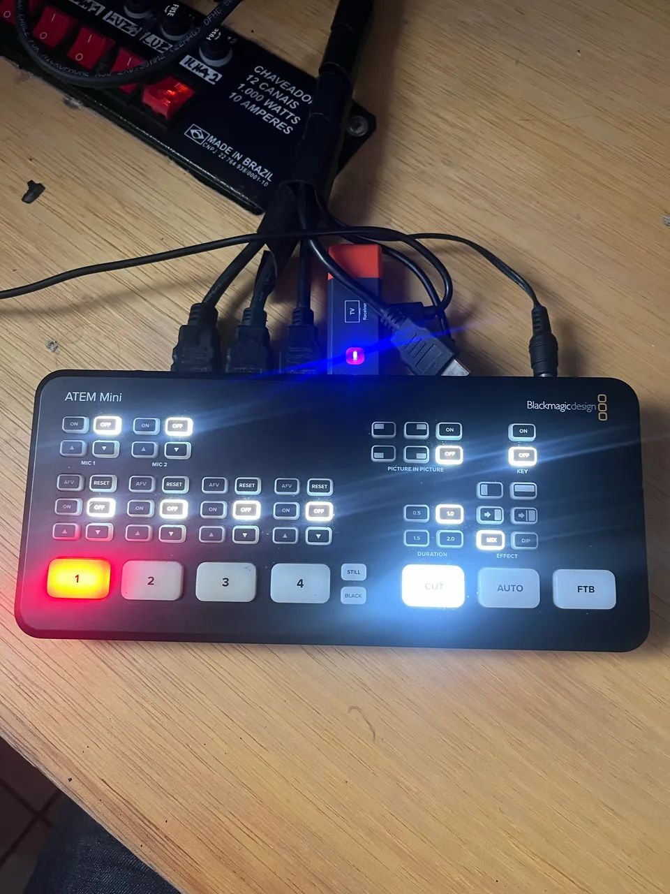 ATEM Mini Blackmagic Design | Mesa de Corte para Live e Podcast | - Foto 3