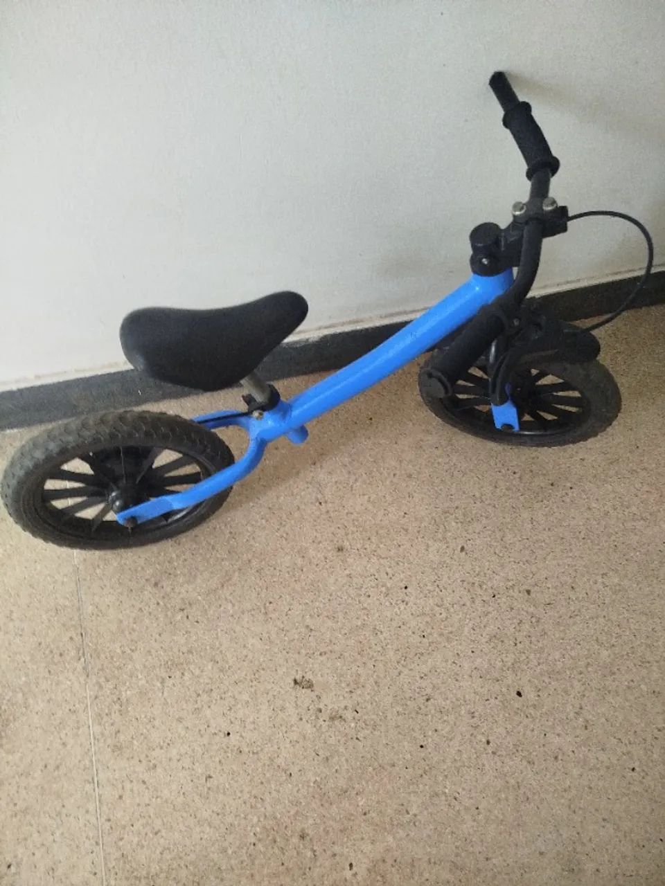 Bicicleta de equilíbrio azul - Foto 2