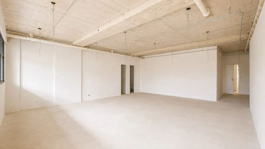 Sala comercial de 84,91 m² com 2 banheiros, varanda e vagas rotativas no Edifício Quadria  - Foto 5