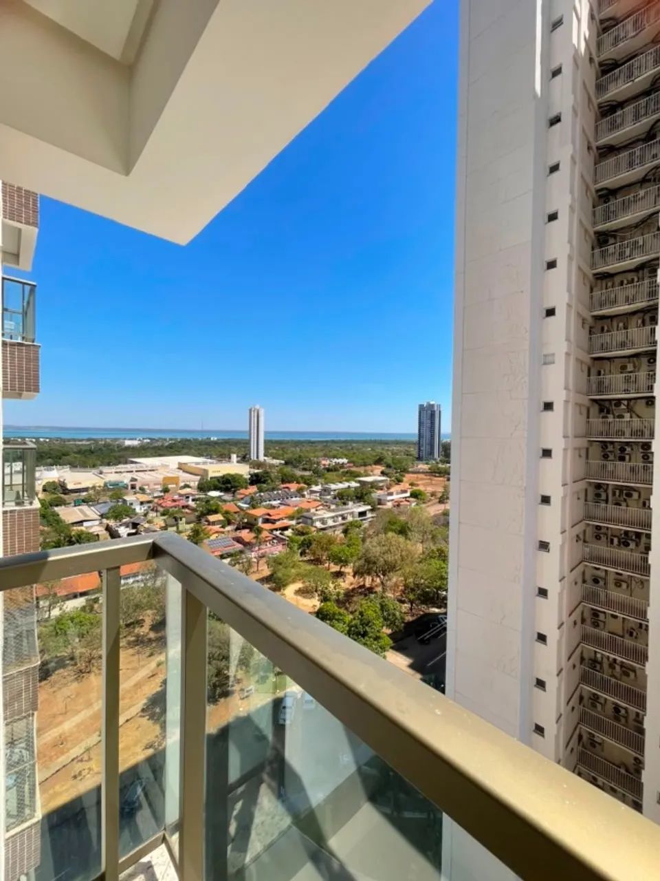 Apto com móveis - 2 qtos sendo uma suíte - 70m² - Executive Residence