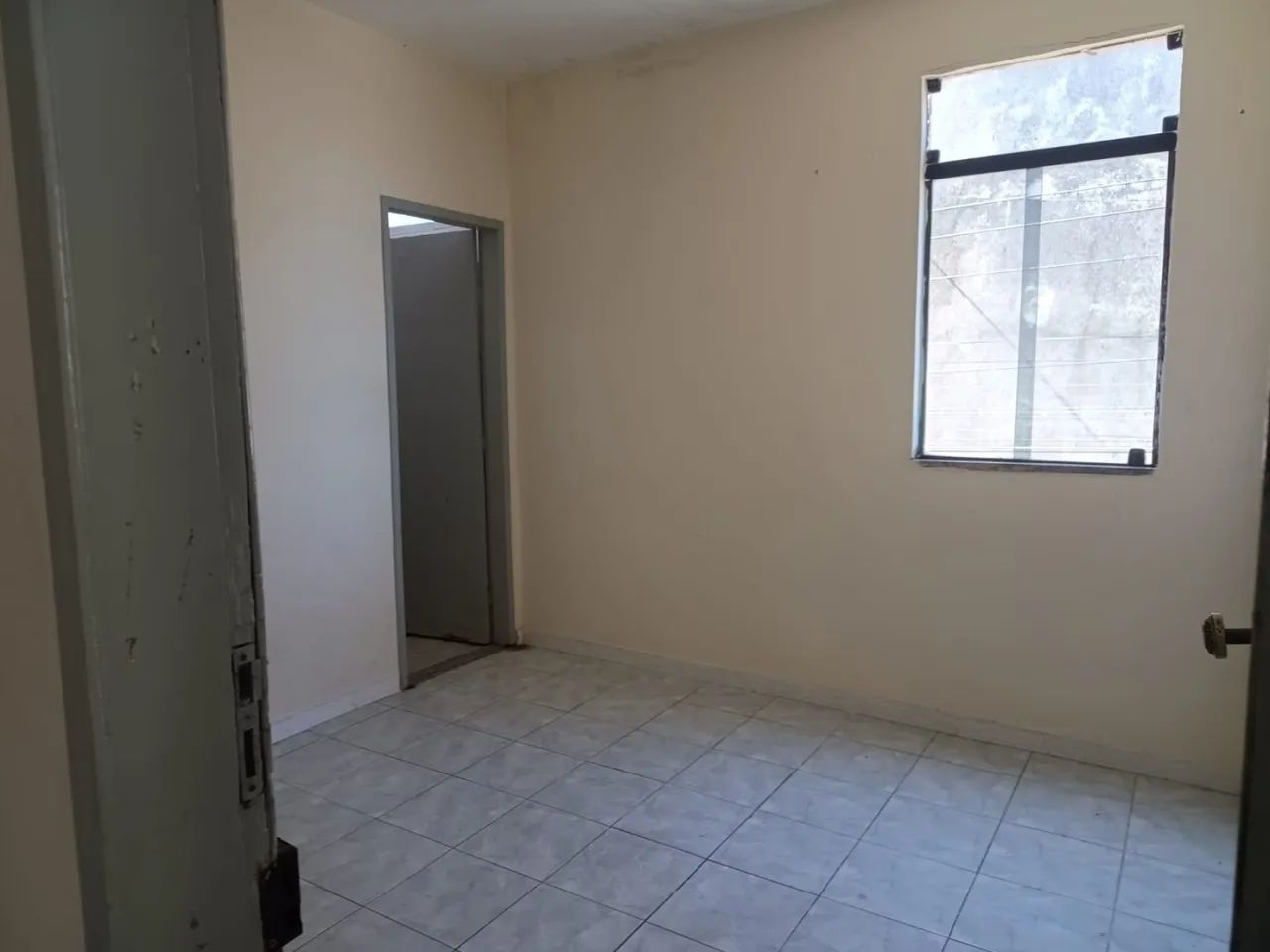 $ Vendo casa com 4 quartos no B. Industrial em Aracaju - Se - Foto 3