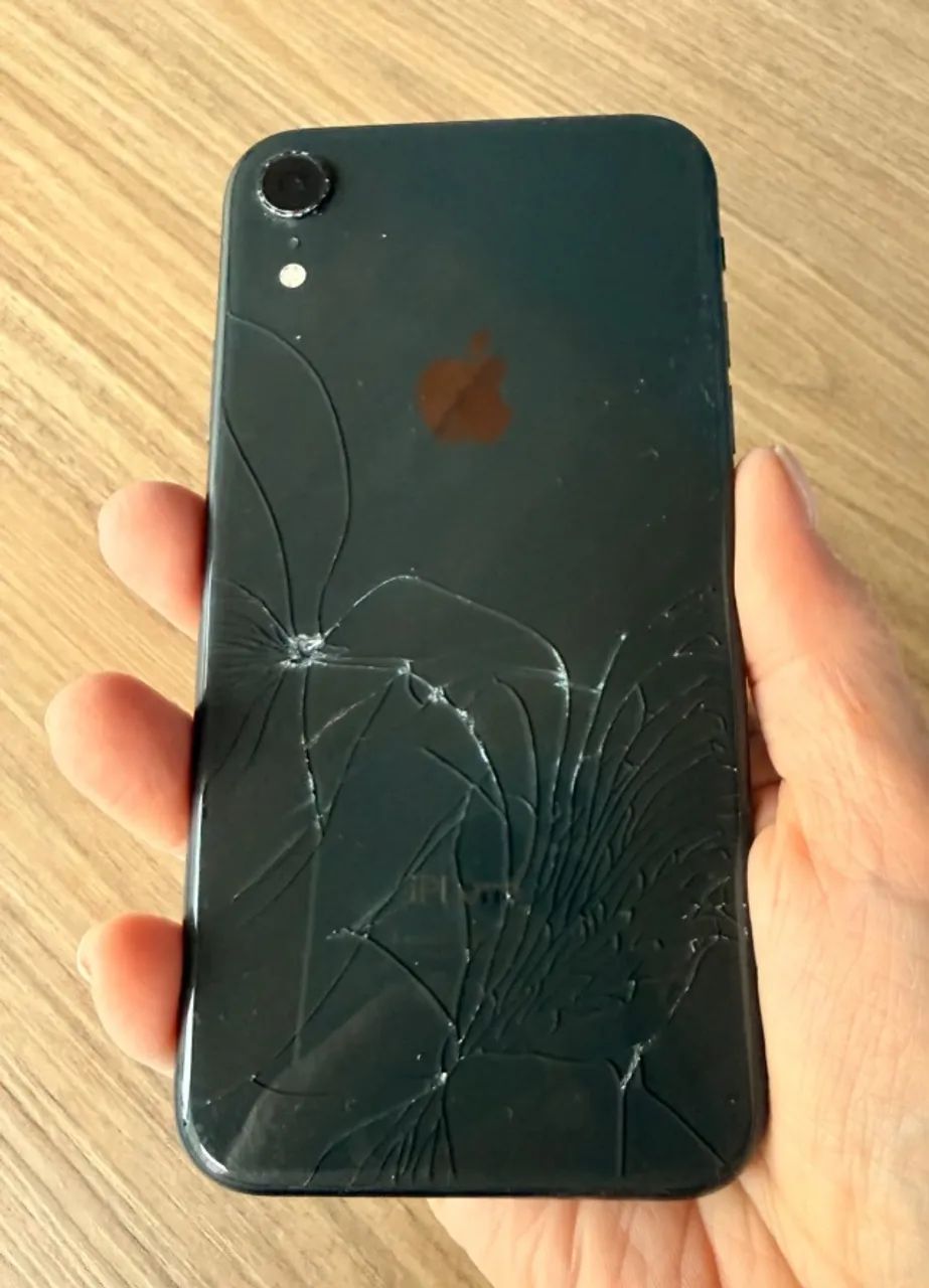 celular iPhone XR 128 GB - Foto 2