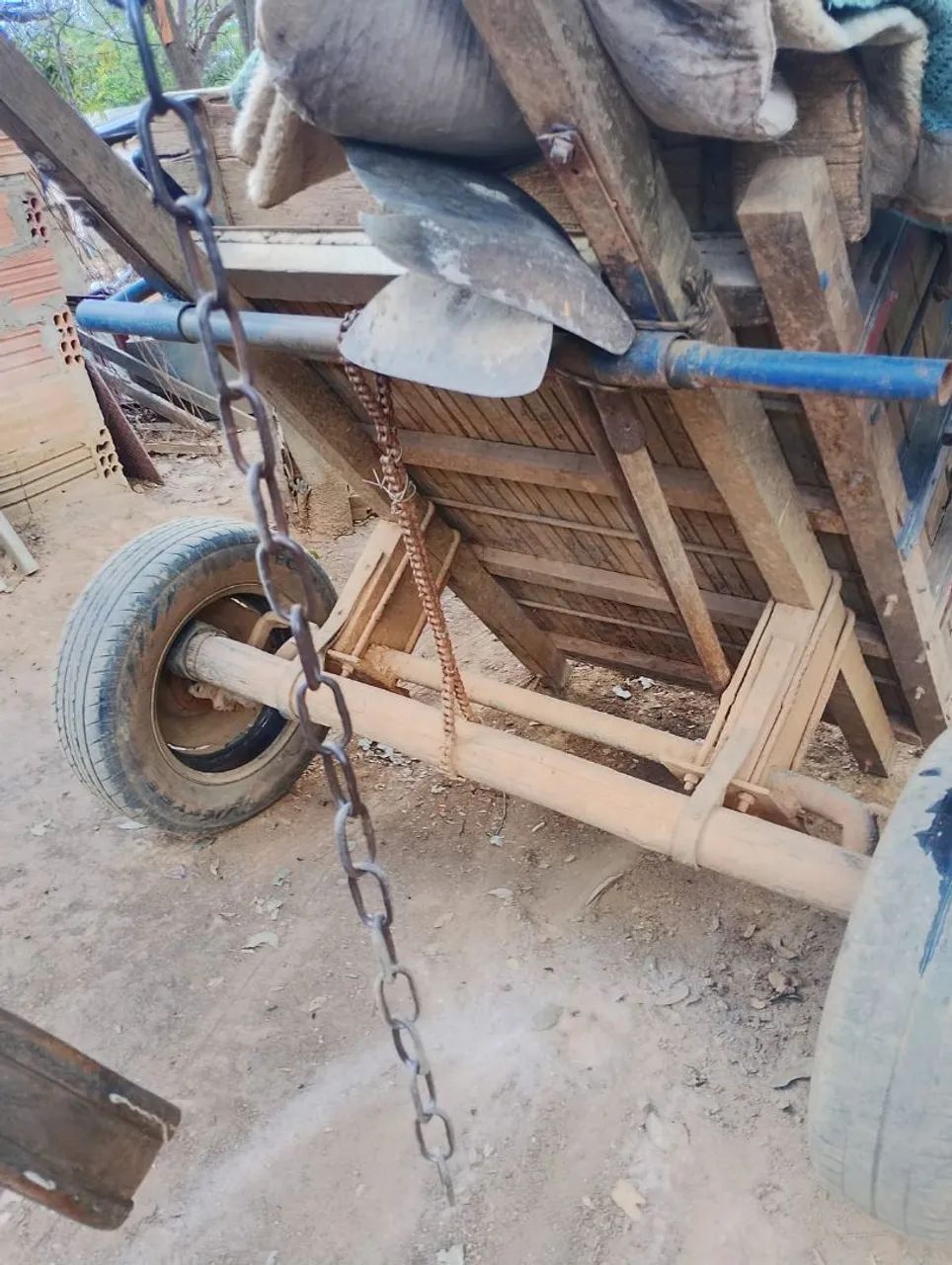 Vendo carroça arreada leia a escriçao   preço a combinar - Foto 5