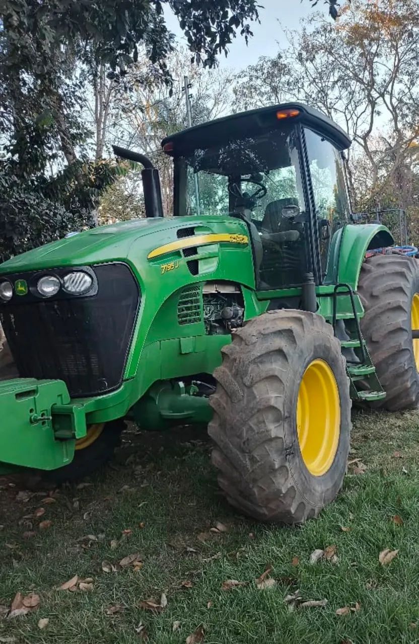 Trator John Deere ano 2014 - Foto 2