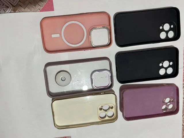 Kit com 6 capas iPhone 14 Pro Semi novas