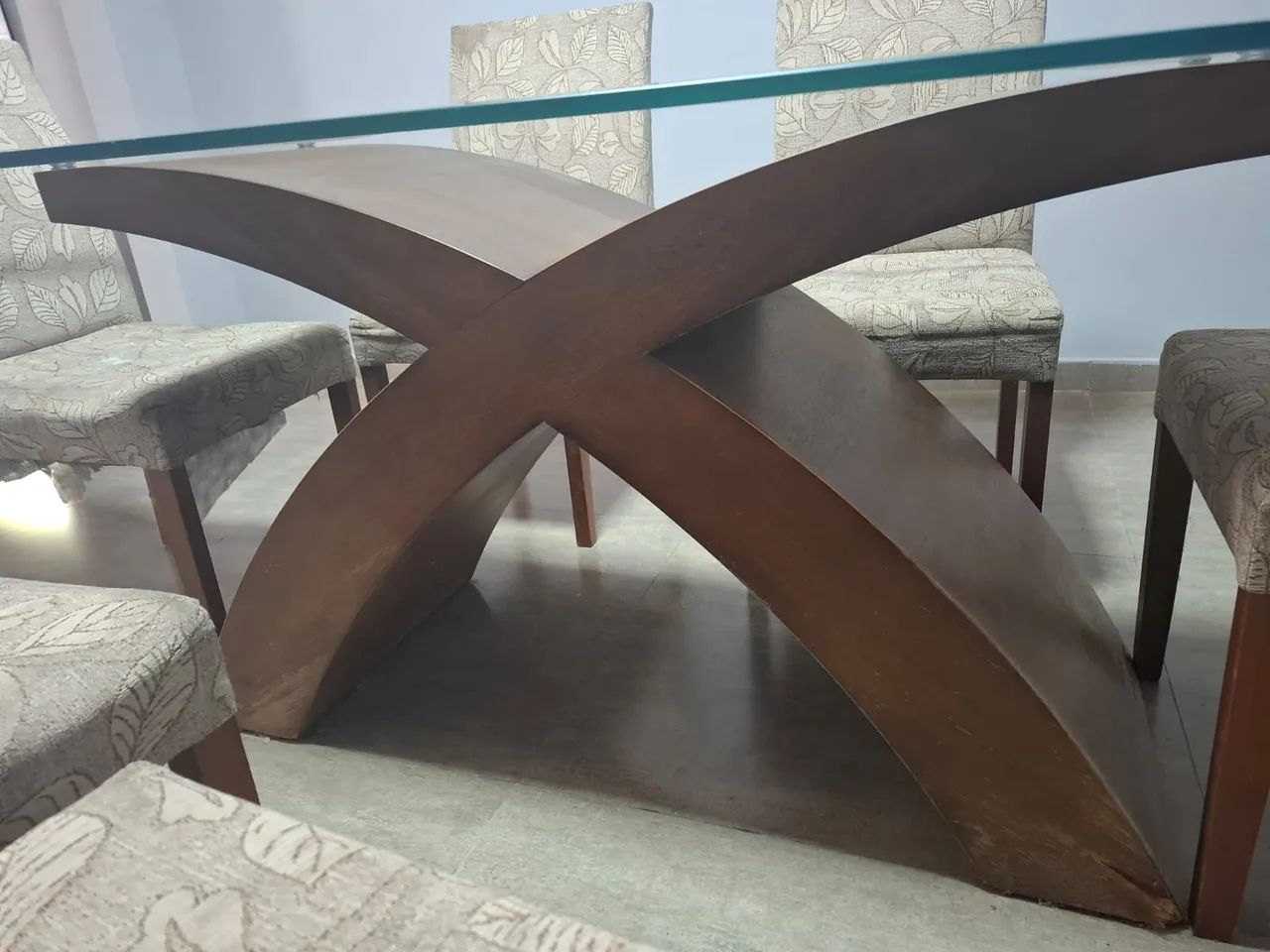 Mesa 8 lugares com 6 cadeiras. - Foto 3