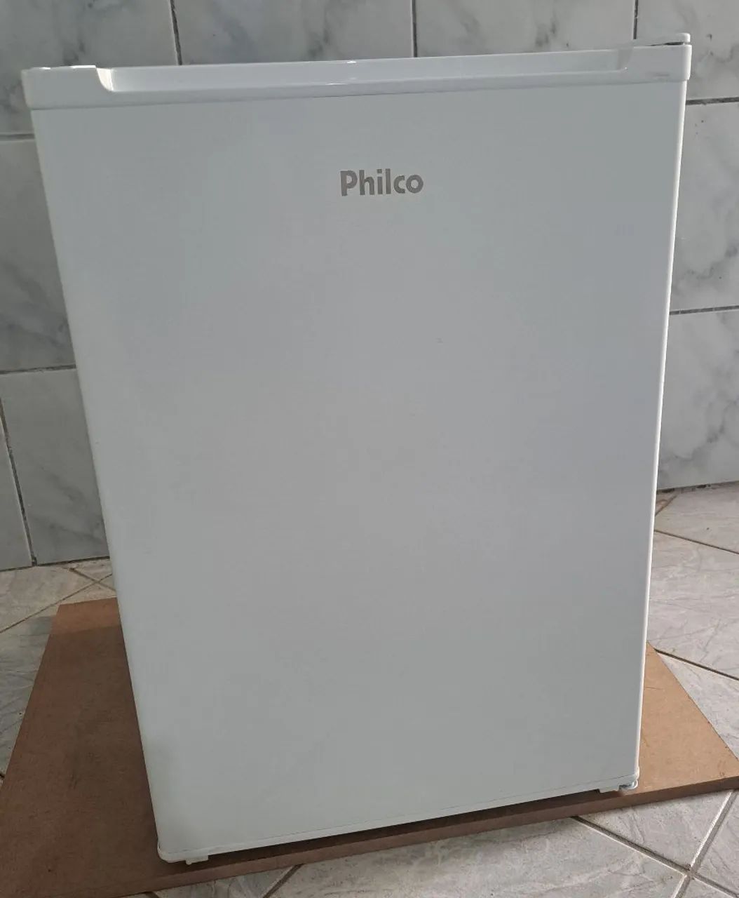 FRIGOBAR PHILCO 76L 220V