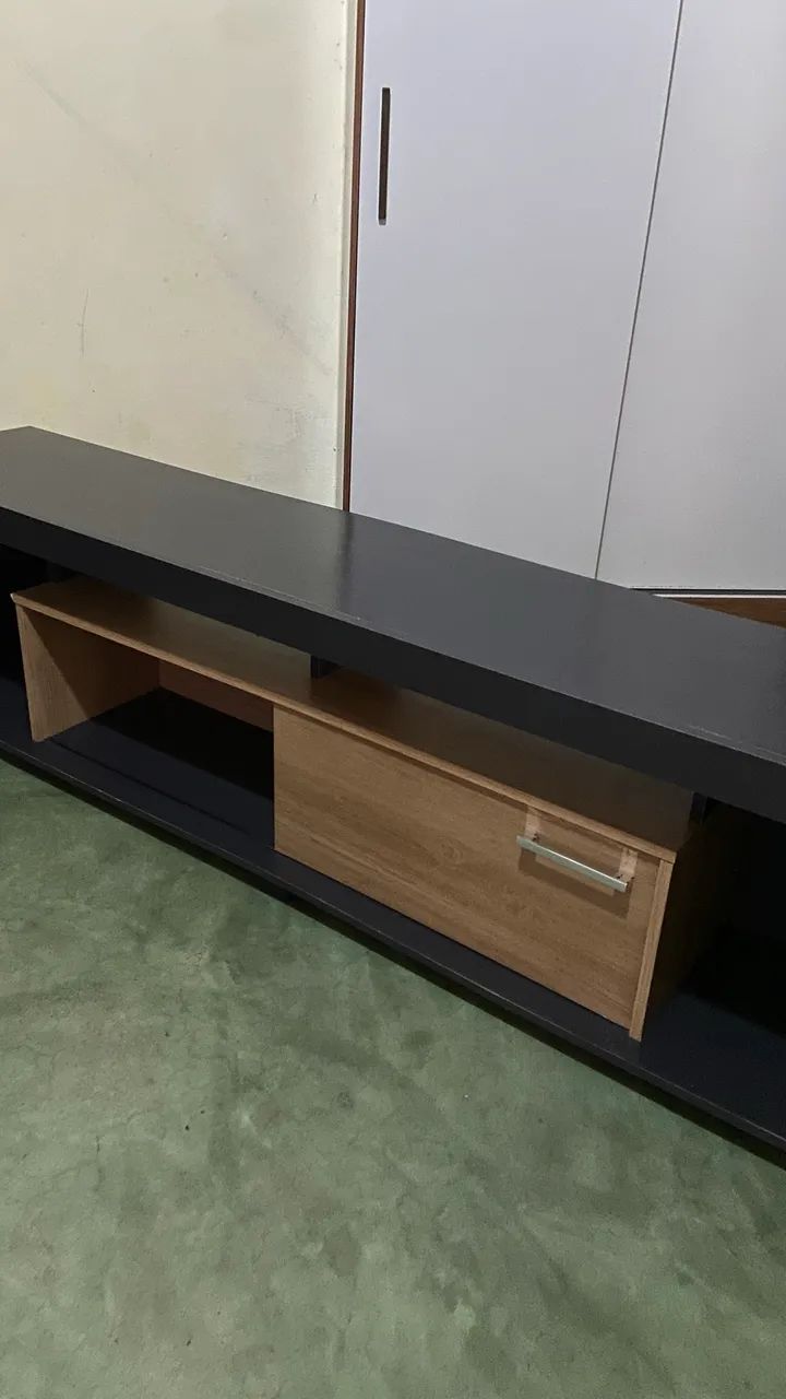 rack para TV estilo Ravenna com acabamento em grafite e madeira - Foto 4