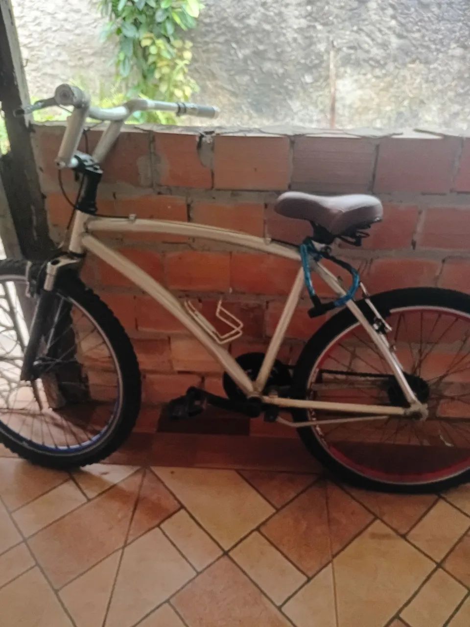 Bicicleta semi nova 