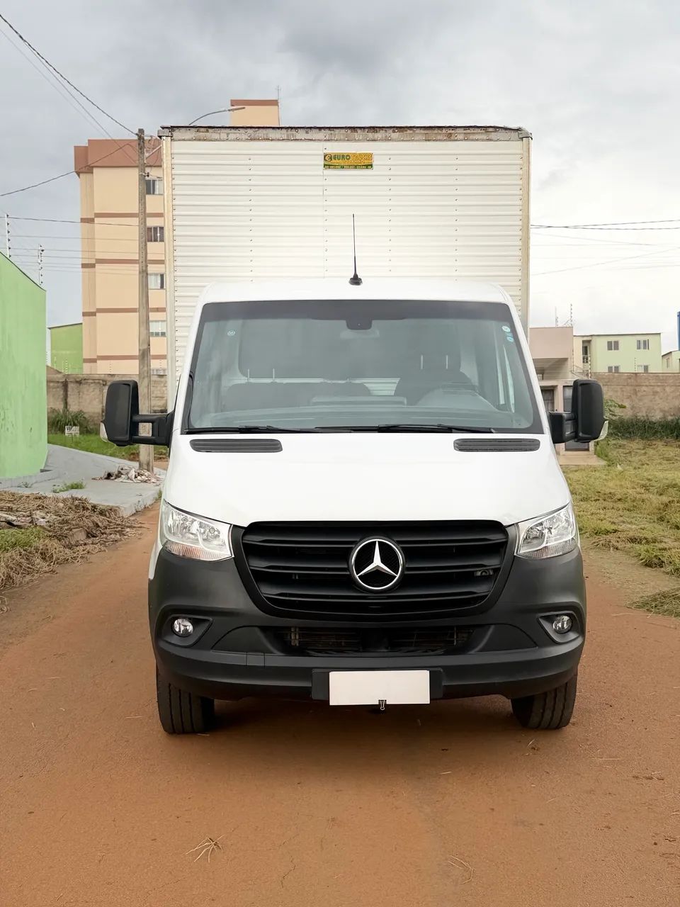 Sprinter 417 Chassi 2024 com baú  - Foto 2