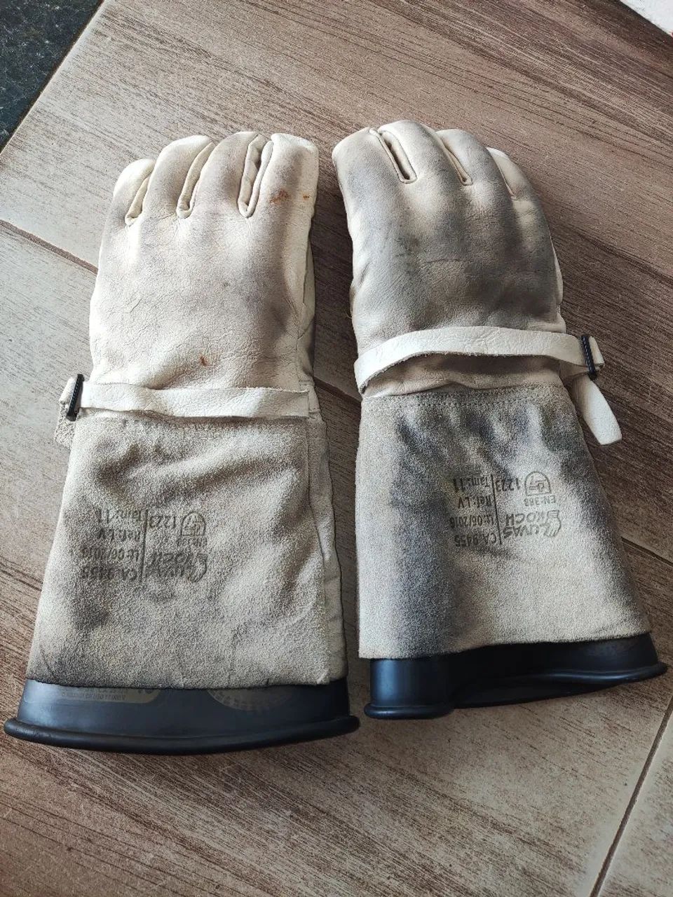 Luvas de baixa e média tensão. *96 - Foto 5