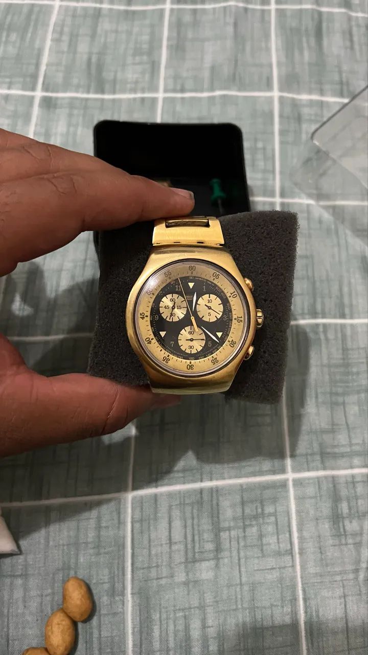 Swatch pirâmide cara preta 