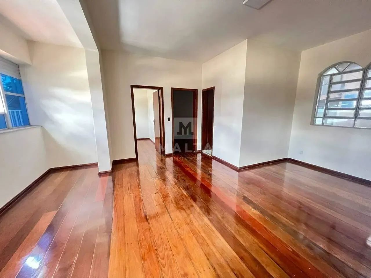 Casa comercial para alugar no barreiro