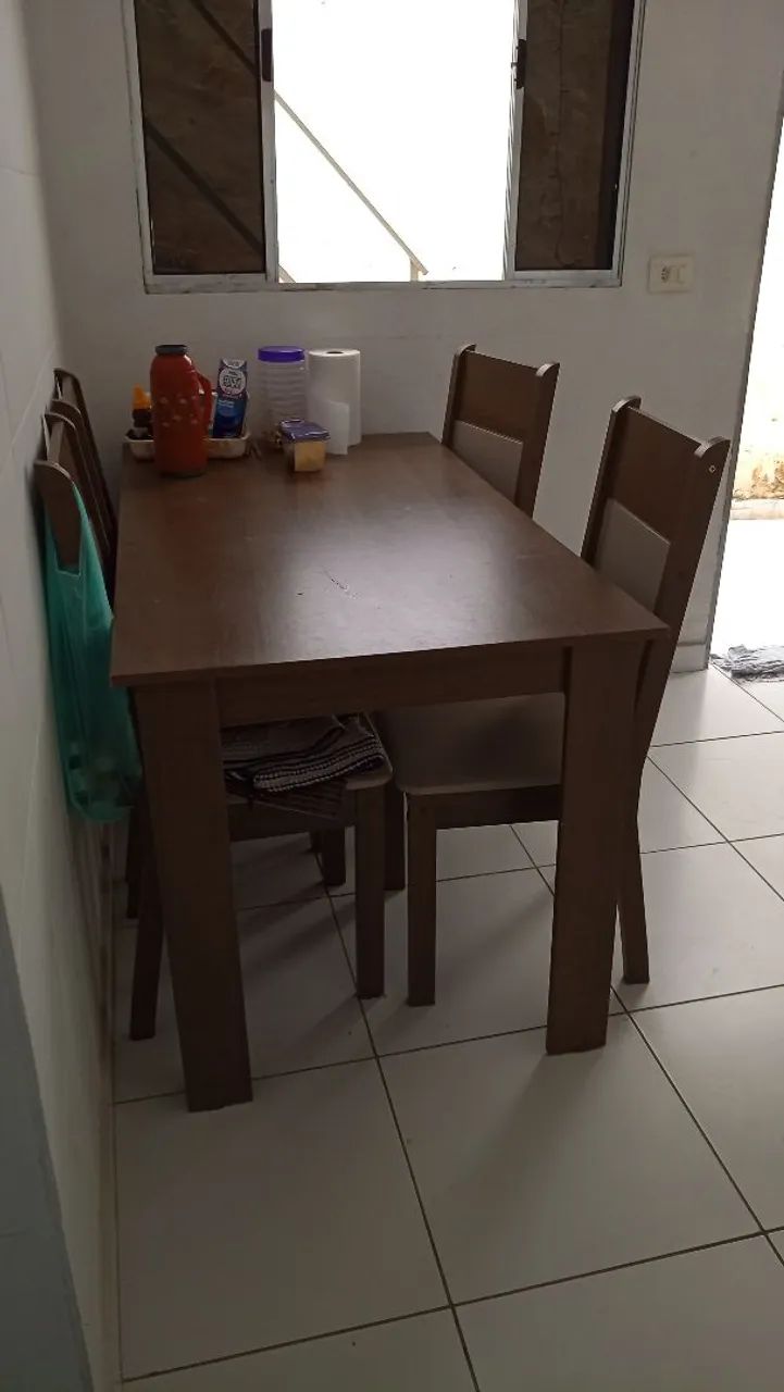Mesa 4 cadeiras