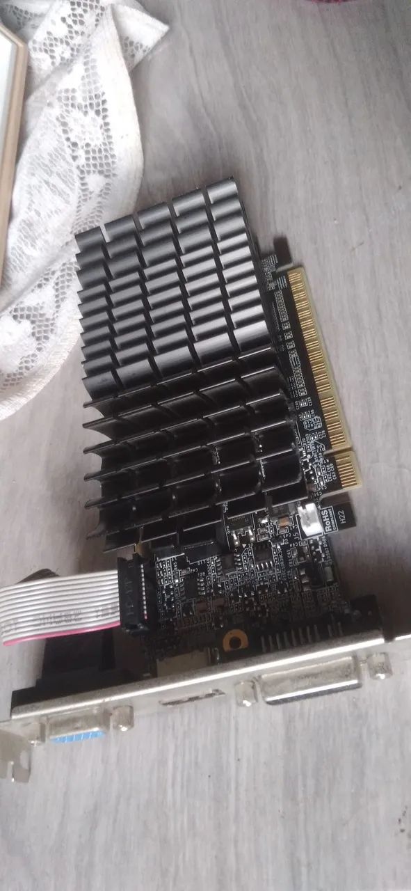 Placa de video 200 Reias Funcionando 