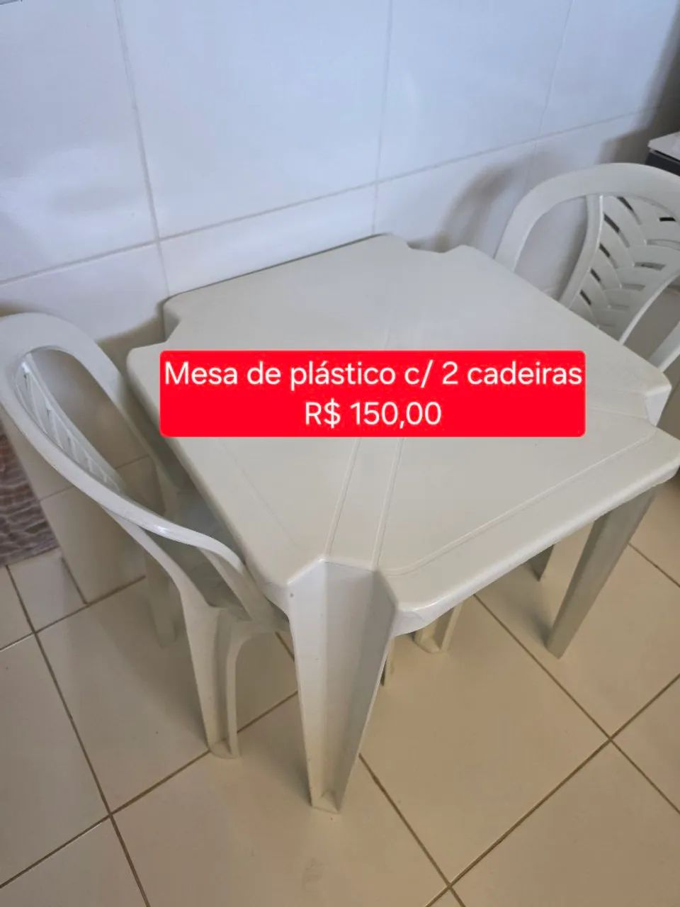 Mesa plástico com 2 cadeiras