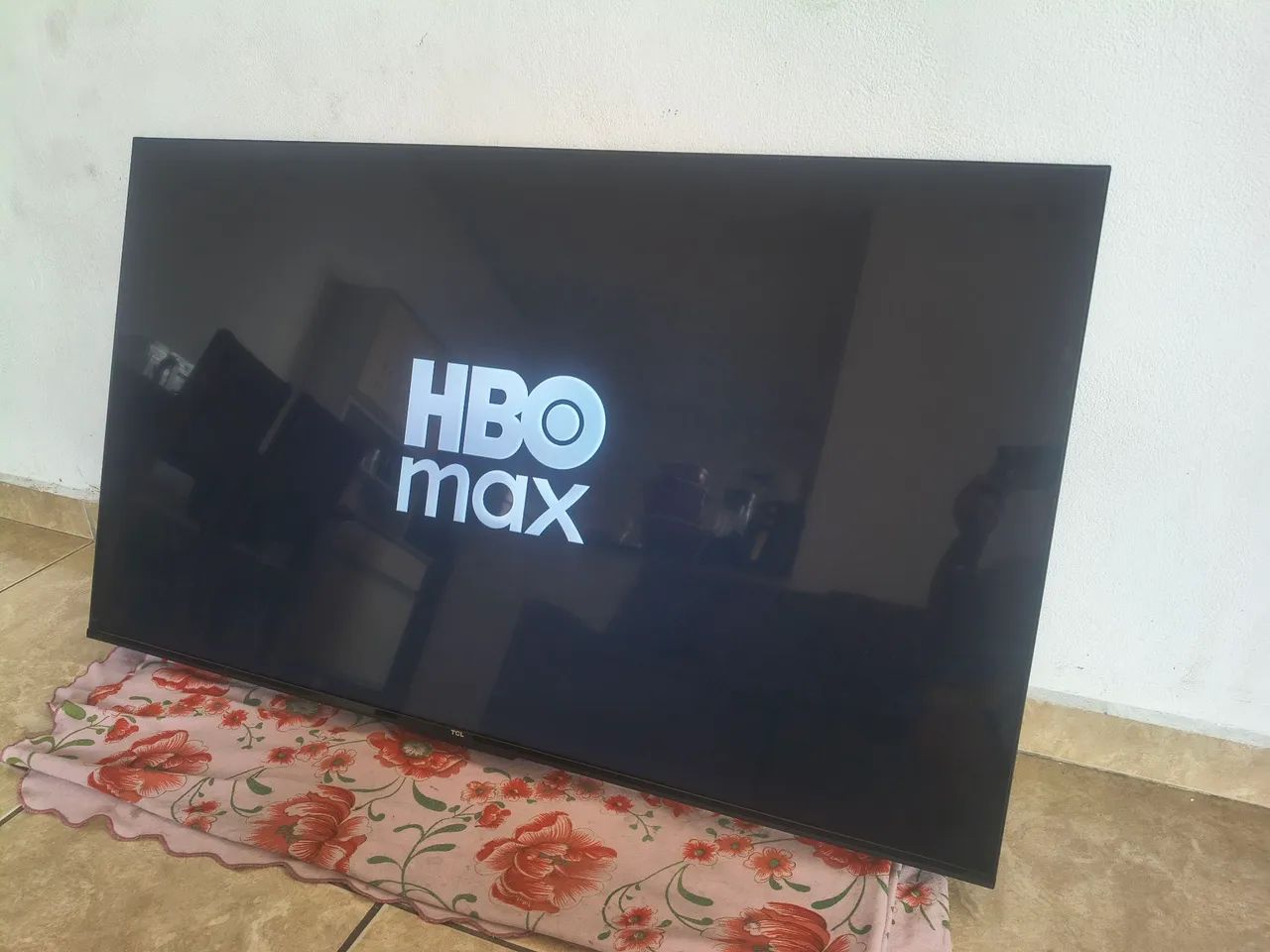 Vendo essa tv 50 polegadas smart 4K - Foto 3