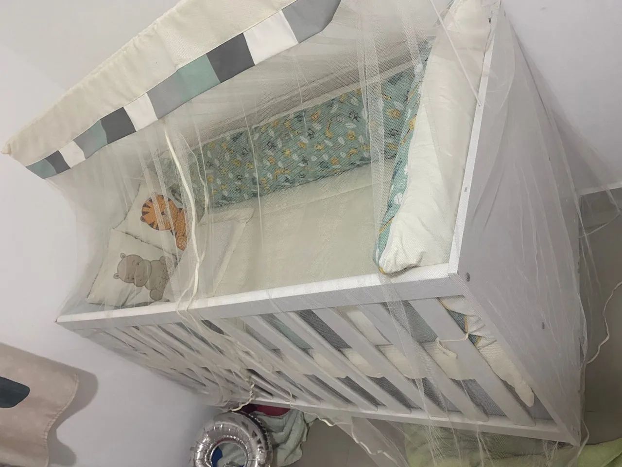 Berço, Kit berço, acessórios Safari e cortina - Foto 5