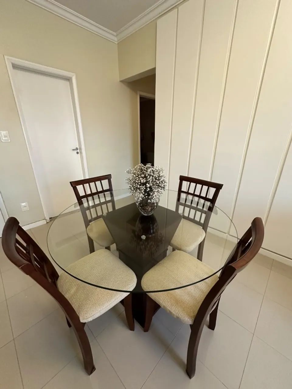 Mesa de jantar redonda 