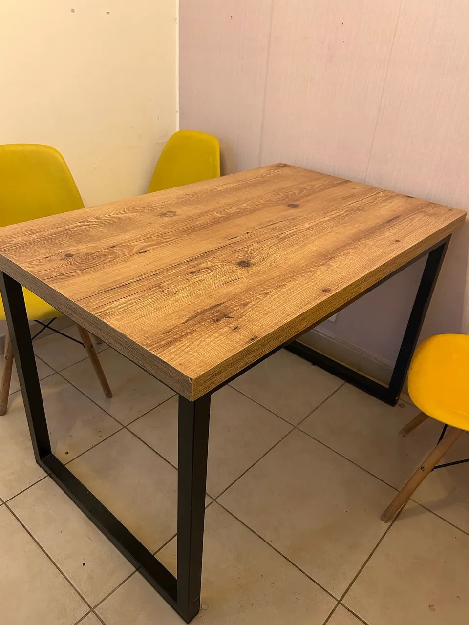 Mesa sem cadeira 