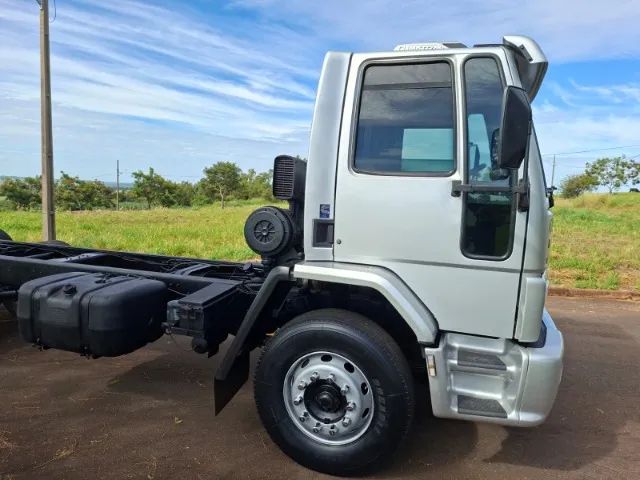 FORD CARGO 2422 - Foto 2