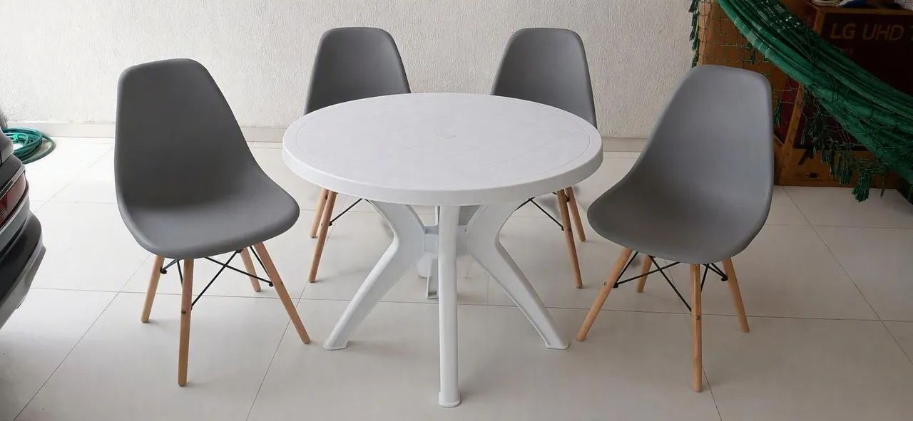 Mesa com cadeiras 
