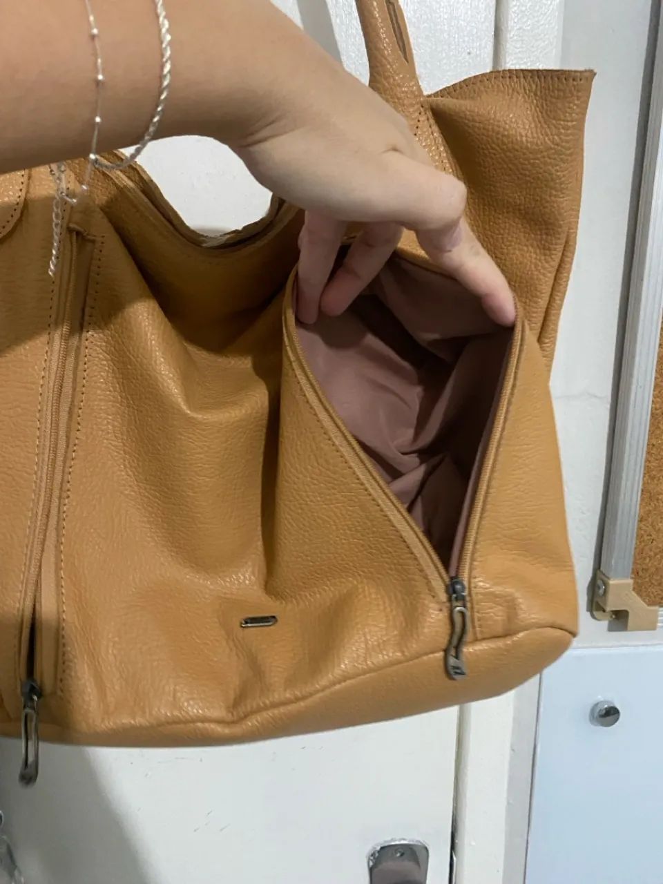 BOLSA DE OMBRO GRANDE MARROM/BEGE VIA MIA - Foto 4