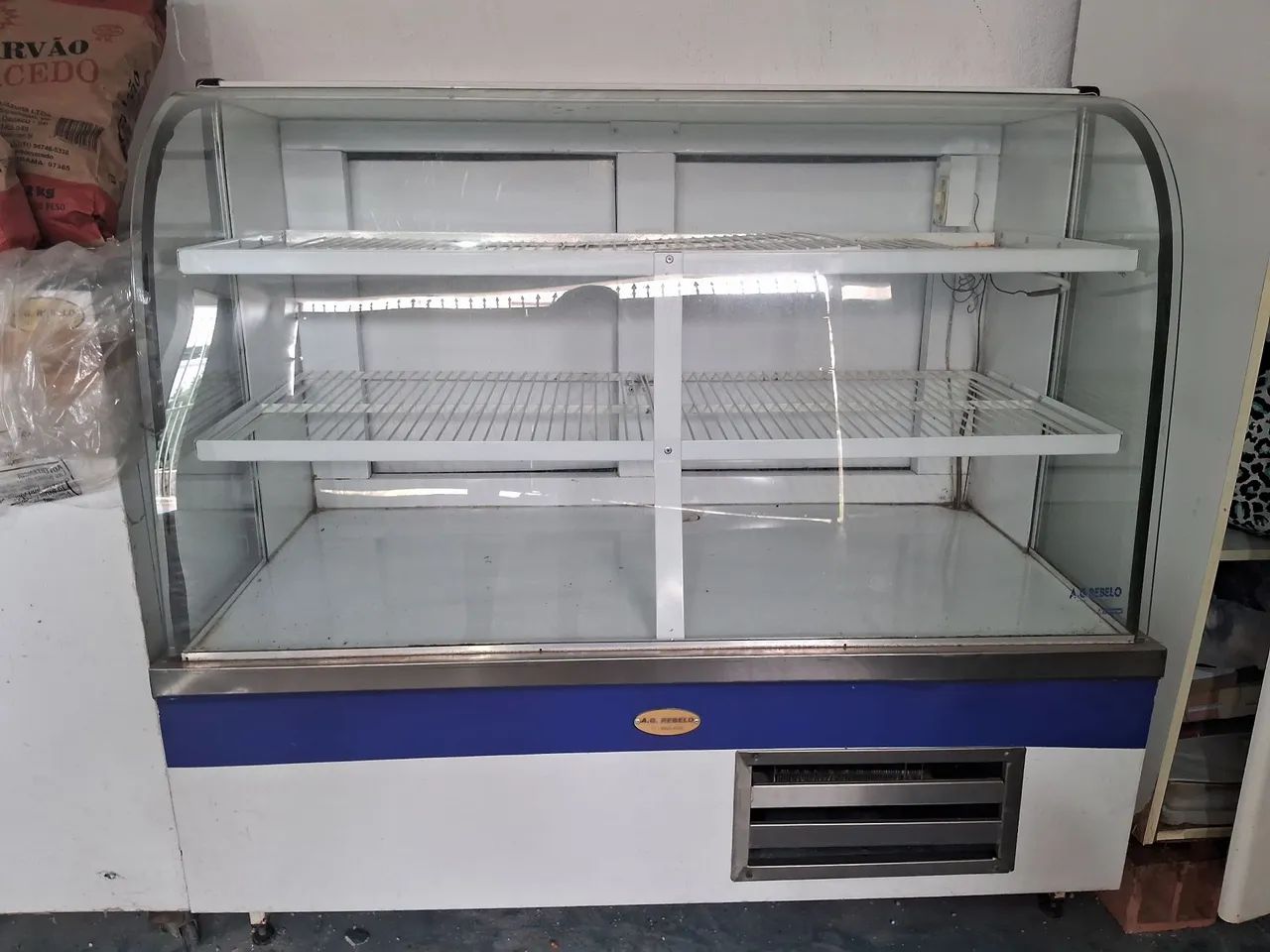 Balcão refrigerado + Balcão Serviço  - Foto 2