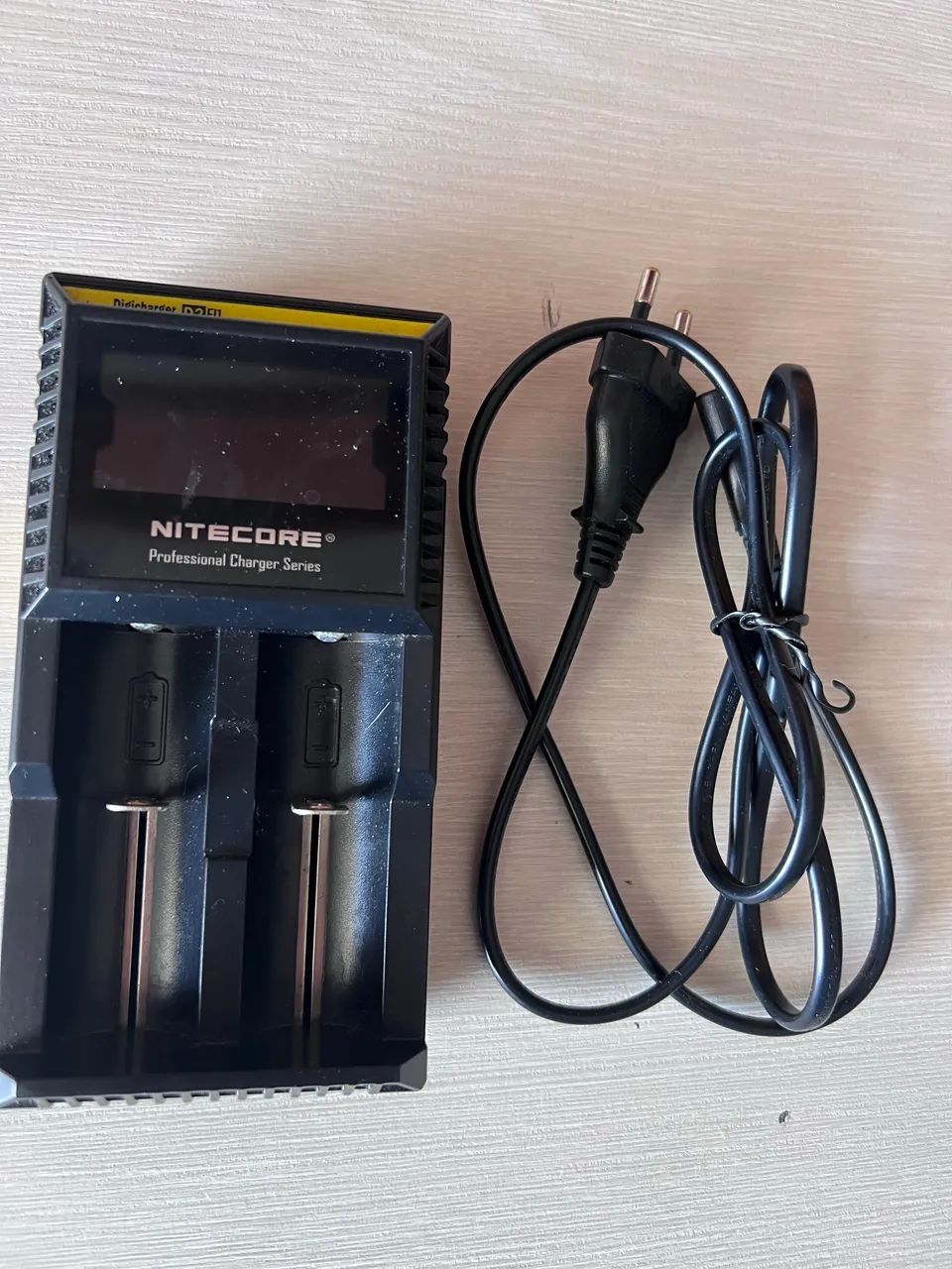 Carregador Nitecore D2
