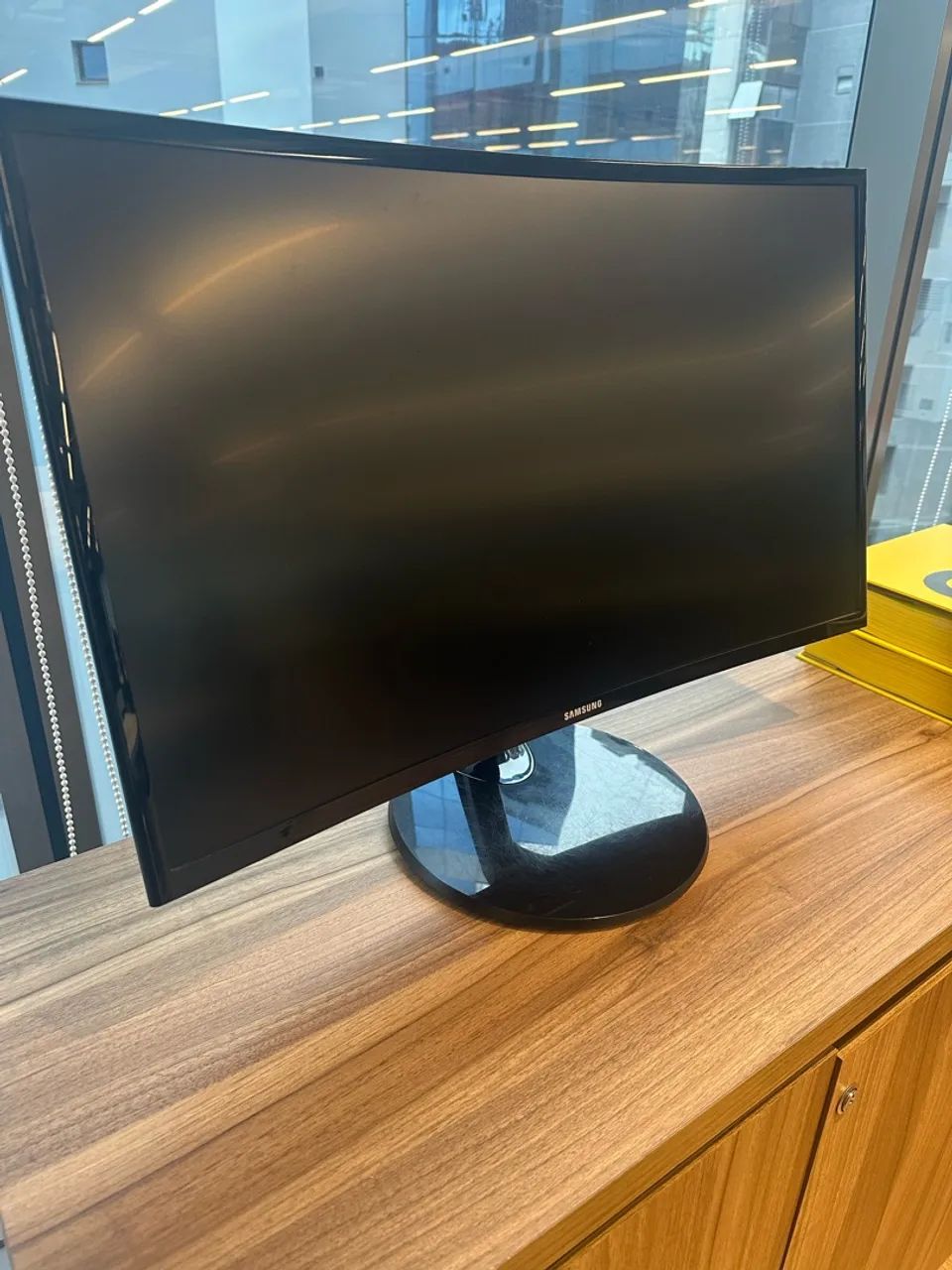Monitor 27 Curvo Samsung Full HD - Foto 3
