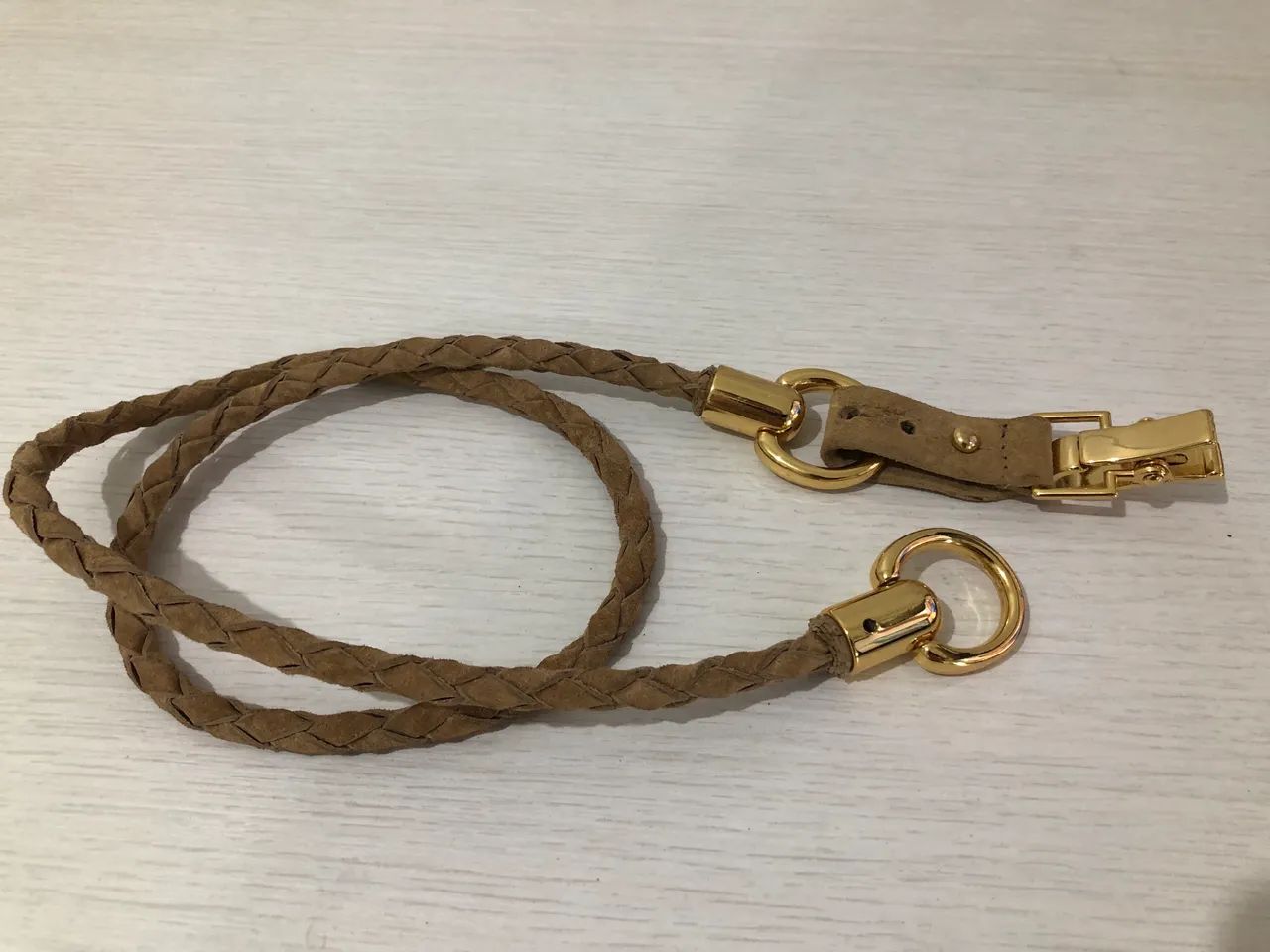 Cinto Bege com detalhe dourado da M Officer em perfeito estado - Tamanho 85 - Foto 3