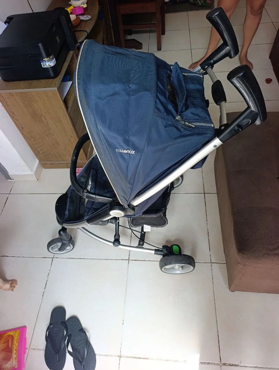 Carrinho de bebê Lenox -:R$ 300