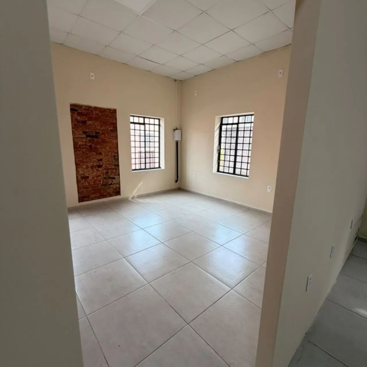 SALA COMERCIAL PARA LOCAÇÃO NO CENTRO - Foto 3