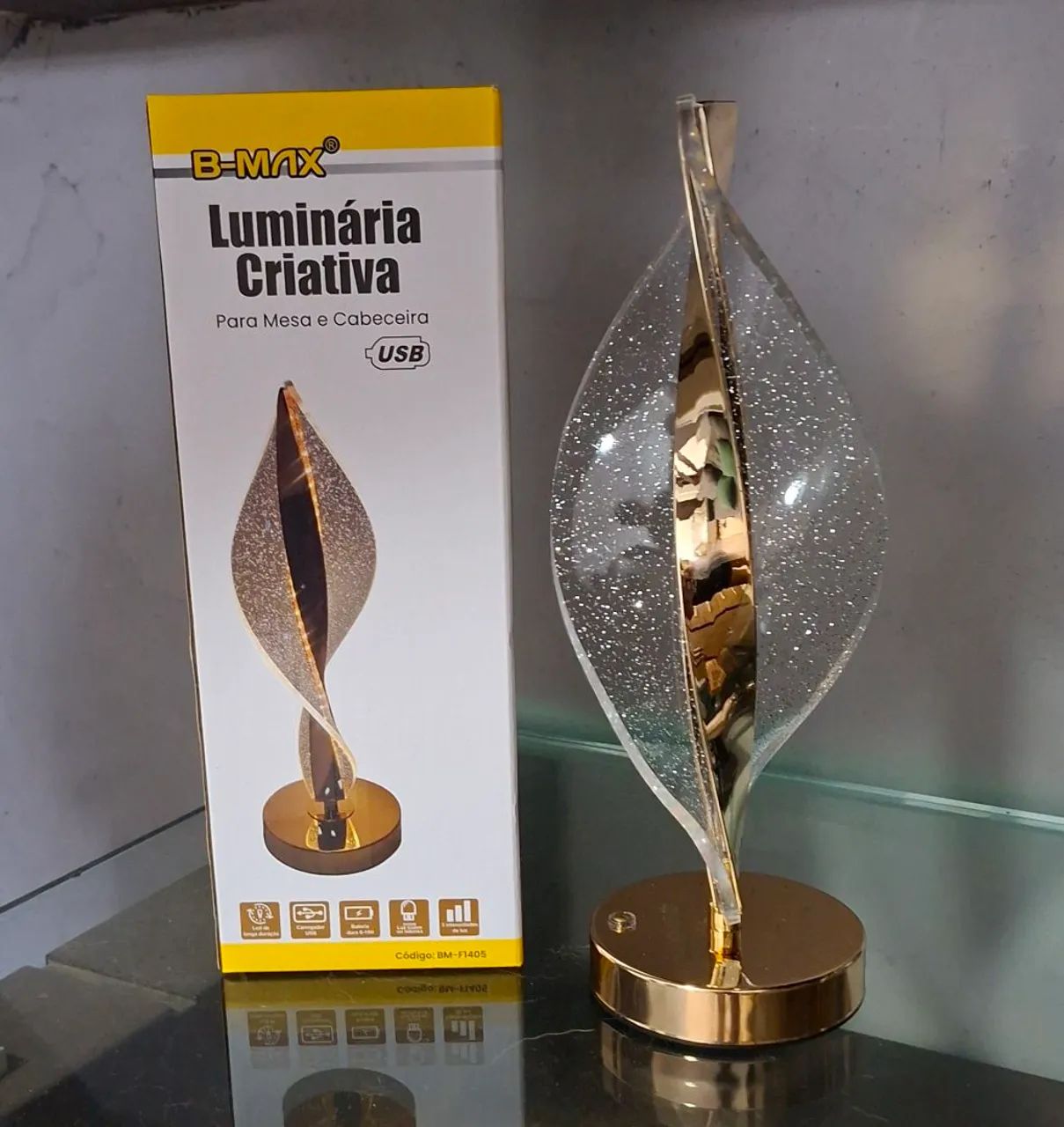 Luminária de mesa e cabiceira Led abajur  - Foto 2