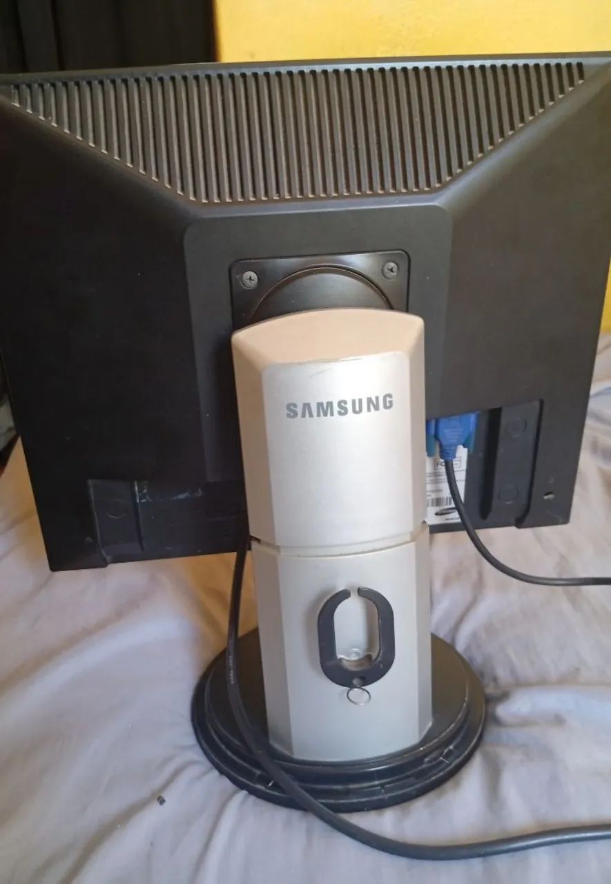 Monitor Samsung SyncMaster 740B Plus - Funcionando - Foto 3