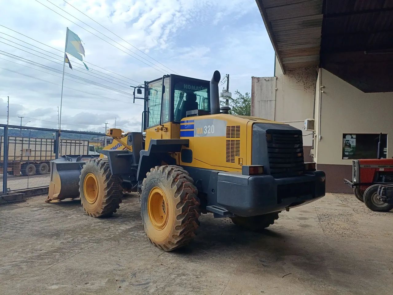 Pa carregadeira komatsu WA320 em Ariquemes  - Foto 6