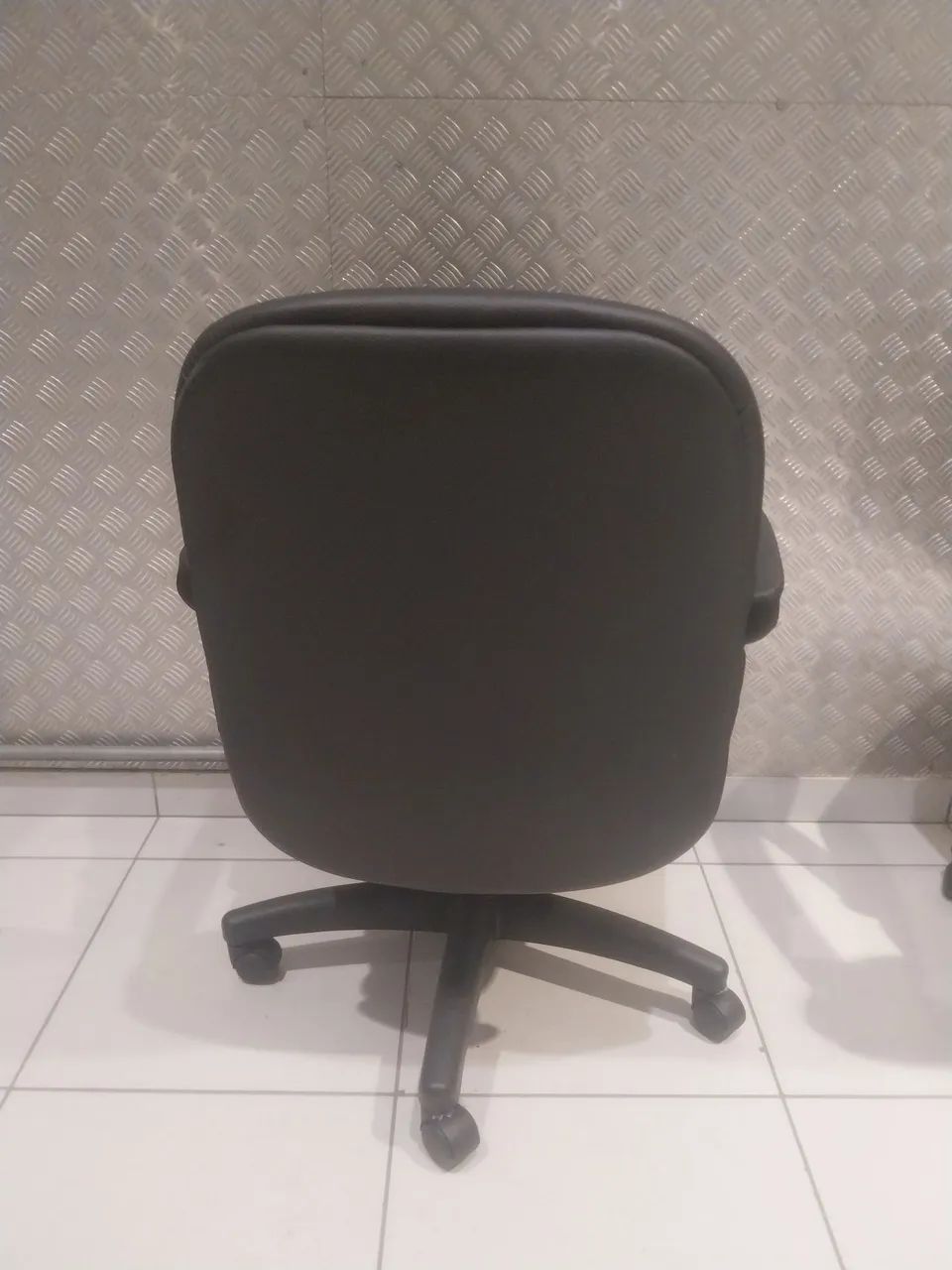 Cadeiras executivas  - Foto 4