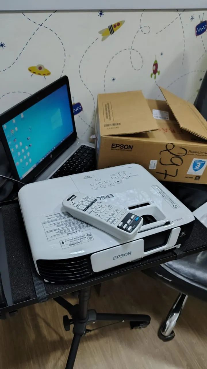 Projetor Epson PowerLite S41+ com Adptador Wireles