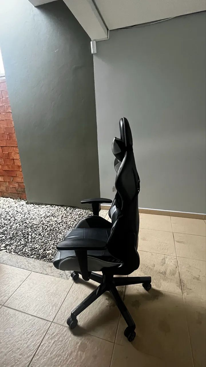 Cadeira gamer preta 