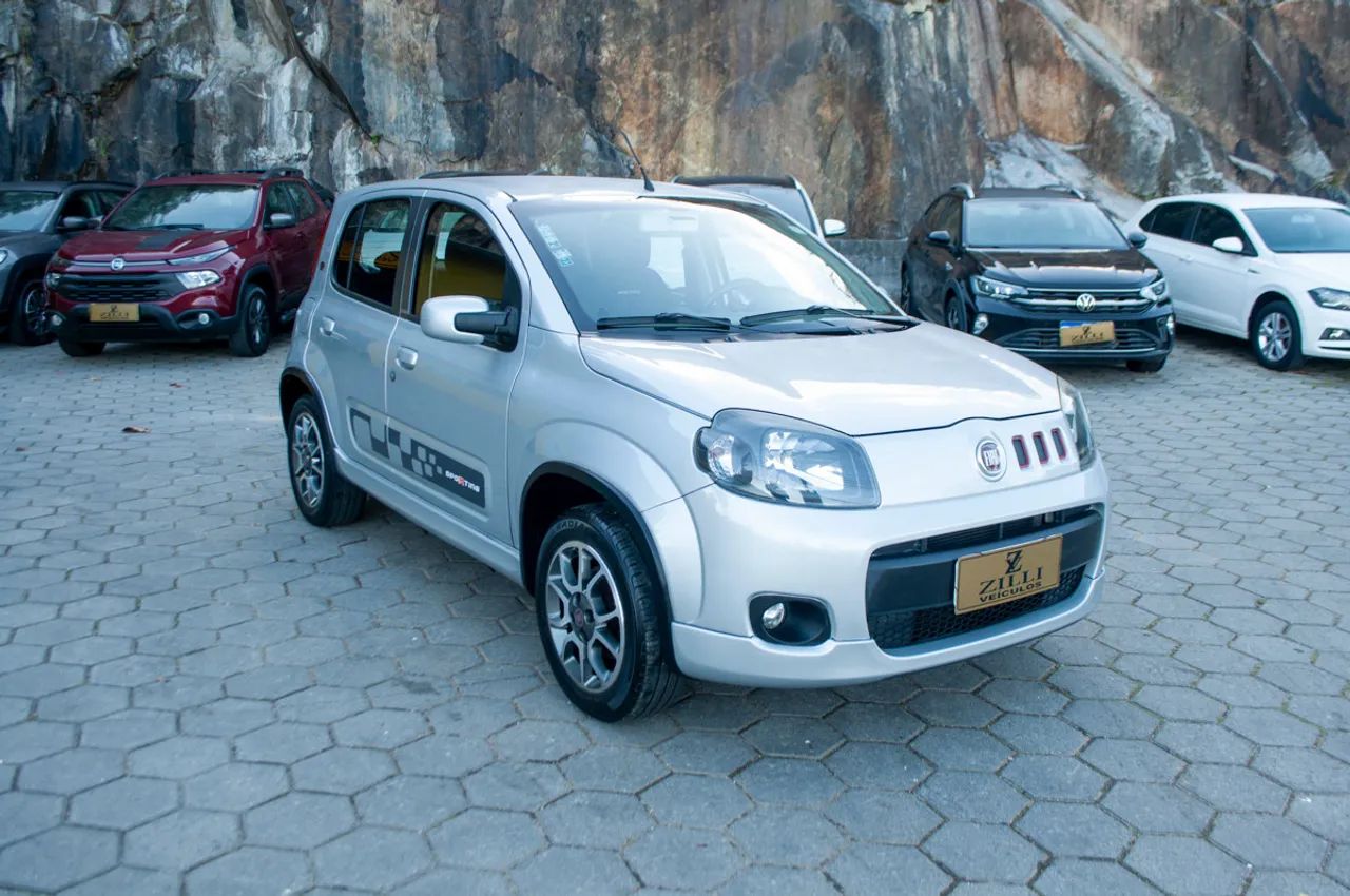 Fiat Uno Sporting 1.4 EVO Fire Flex 8V 4P 2012