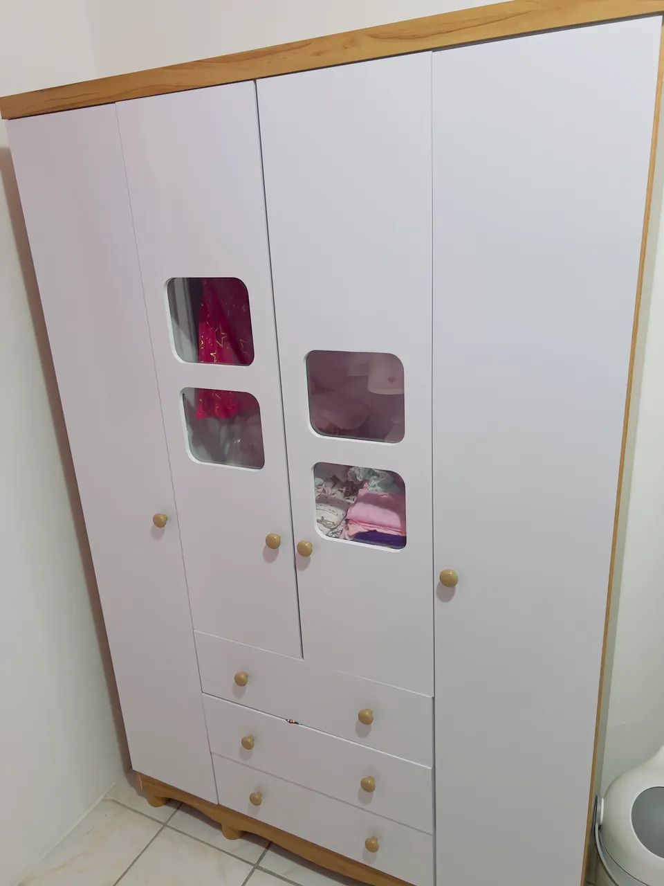 Quarto bebê berço marquesa 3 em 1 cômoda e guarda roupa 4 portas - Foto 4